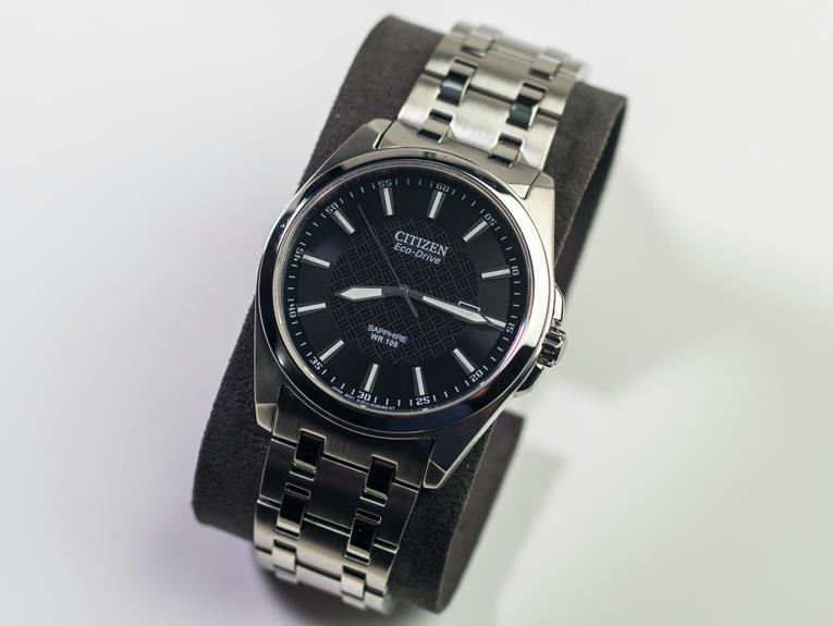 citizen eco drive watch features